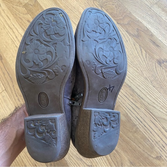 Women's sofft Gray Suede Ankle Boots size 9 - Picture 7 of 13